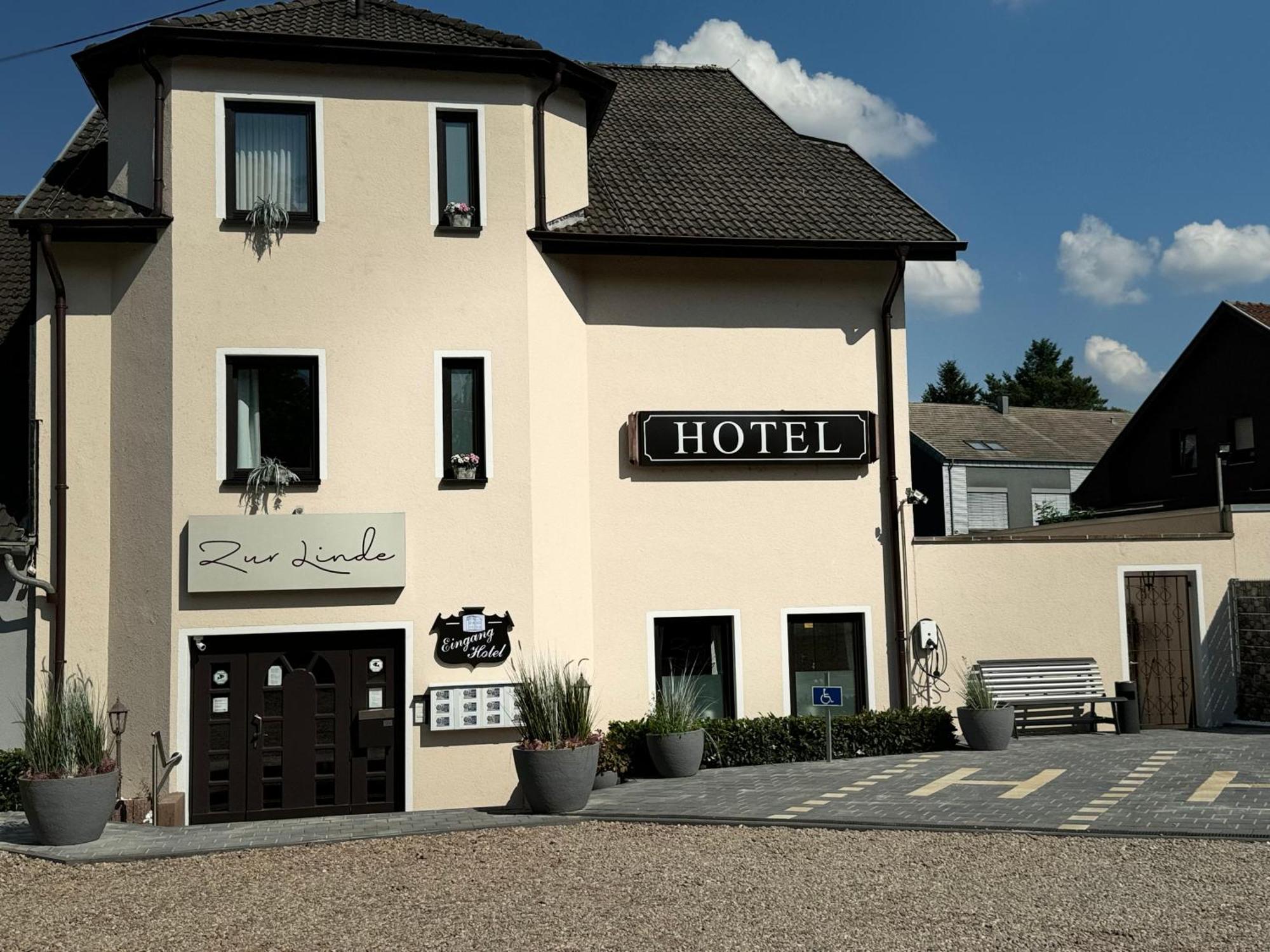 Hotel Zur Linde Saarlouis Exterior foto